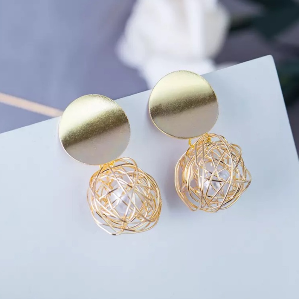 🎉 New Gold Plated Pearl Wire Bauble Stud Earrings